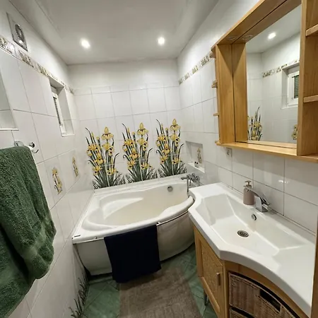Сasa de vacaciones House By The Sea With Hot Tub
